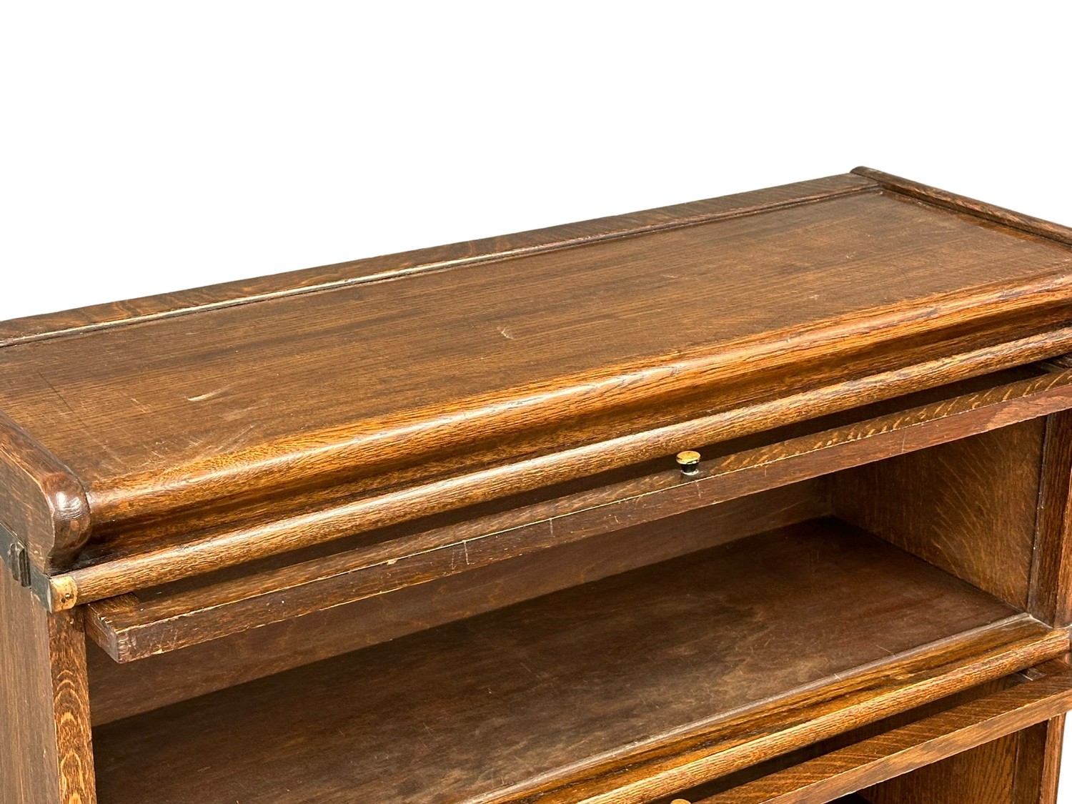 A large Early 20th Century Globe Wernicke oak stacking bookcase. Circa 1900-1920. 87x31x164cm - Image 4 of 7