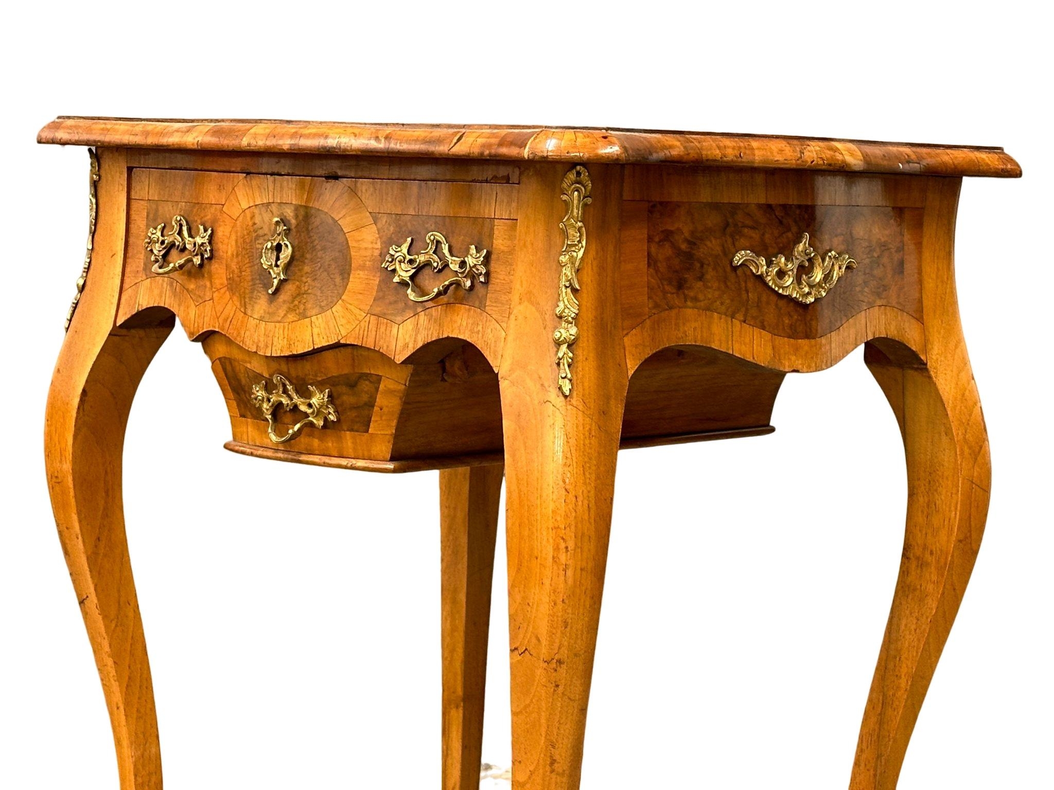 A good quality late 19th century French walnut work table/ side table with brass ormolu mounts. - Bild 4 aus 7