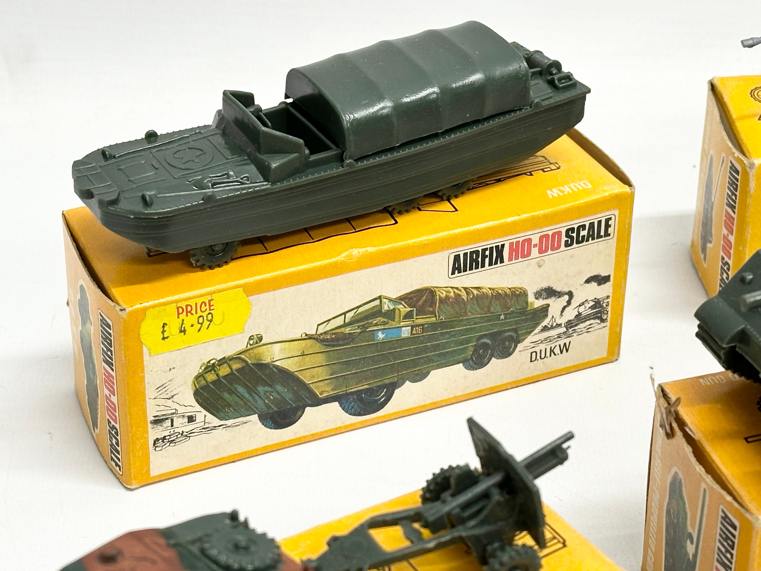 A collection of vintage Airfix HO-OO scale vehicles with boxes and soldiers. - Image 5 of 12