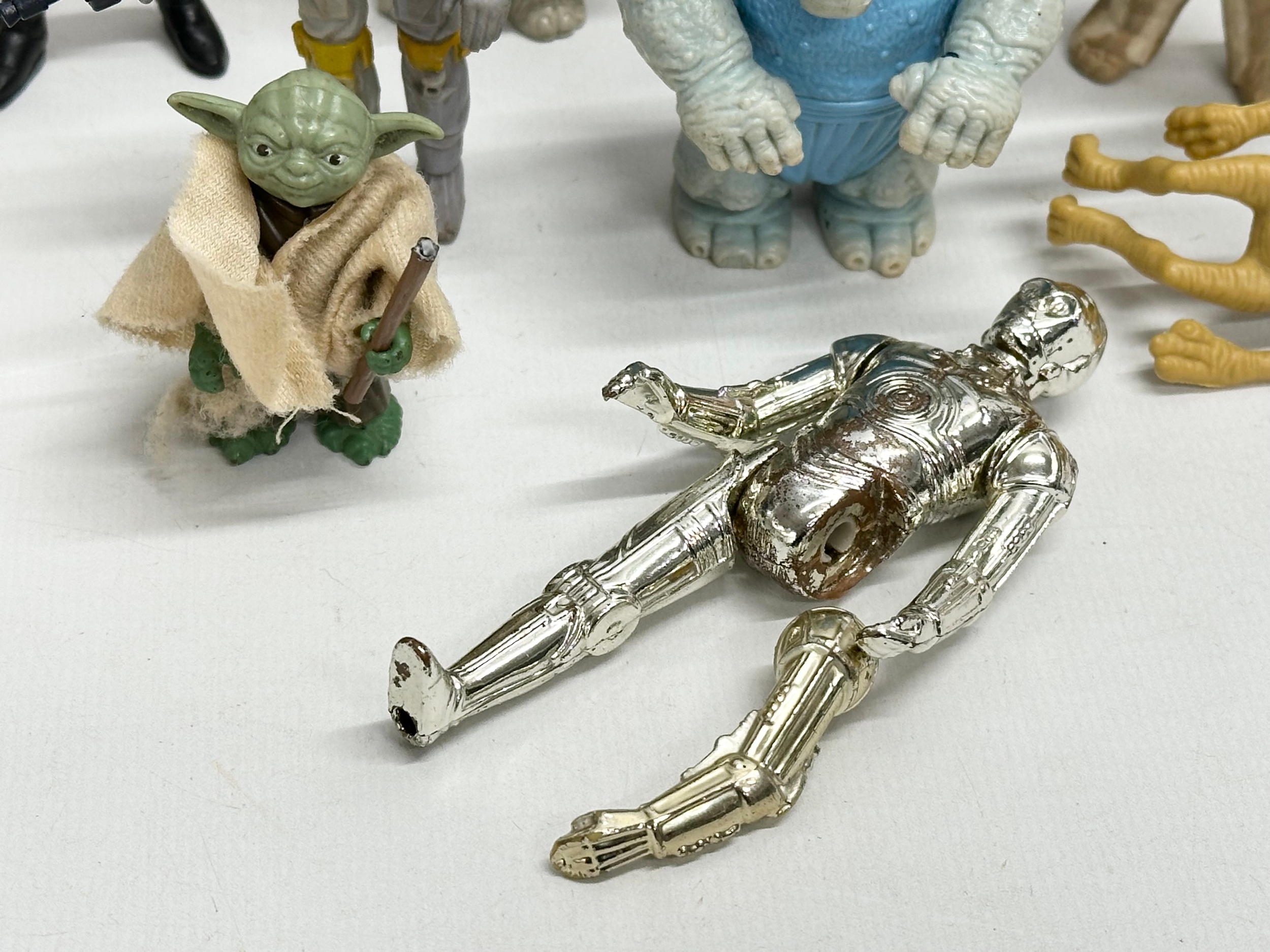 A collection of 1970’s/80’s Star Wars action figures and weapons. - Image 6 of 24