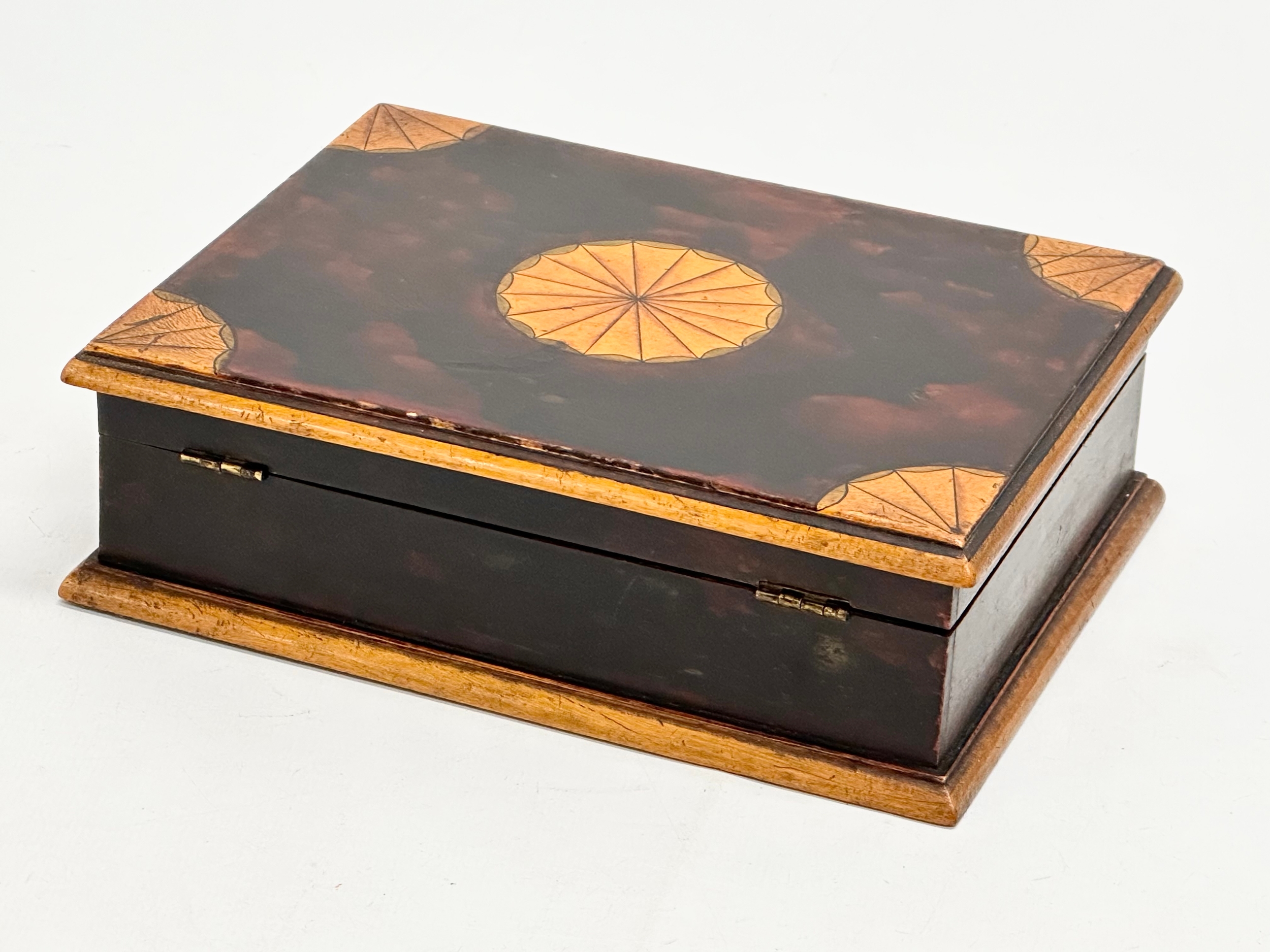 A Mid 19th Century Victorian inlaid mahogany card case/storage box. 17.5x13.5x5.5cm - Image 6 of 6