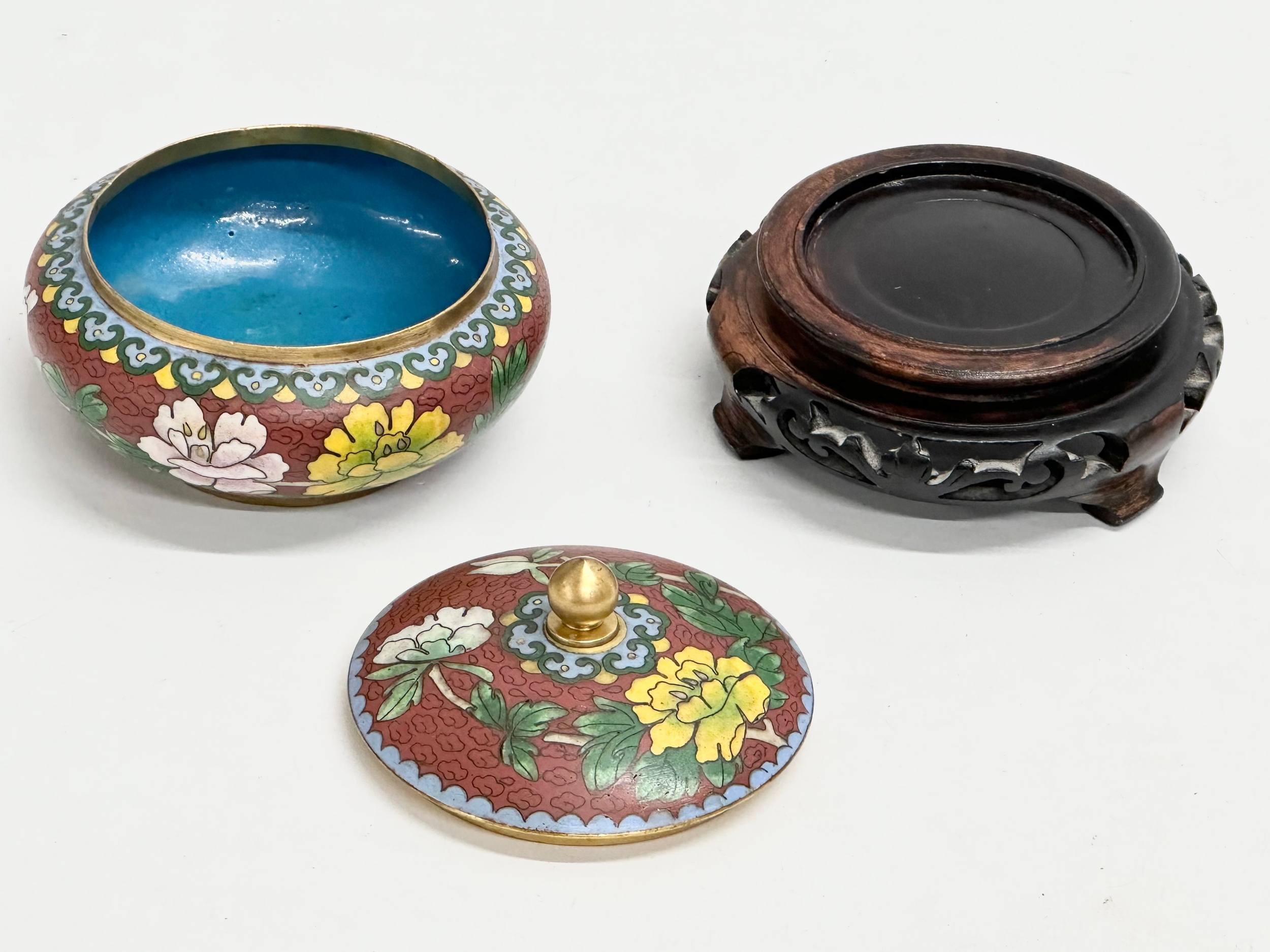 An Early 20th Century Cloisonné enamel pot on stand. 10x10x11cm including stand. - Image 3 of 4