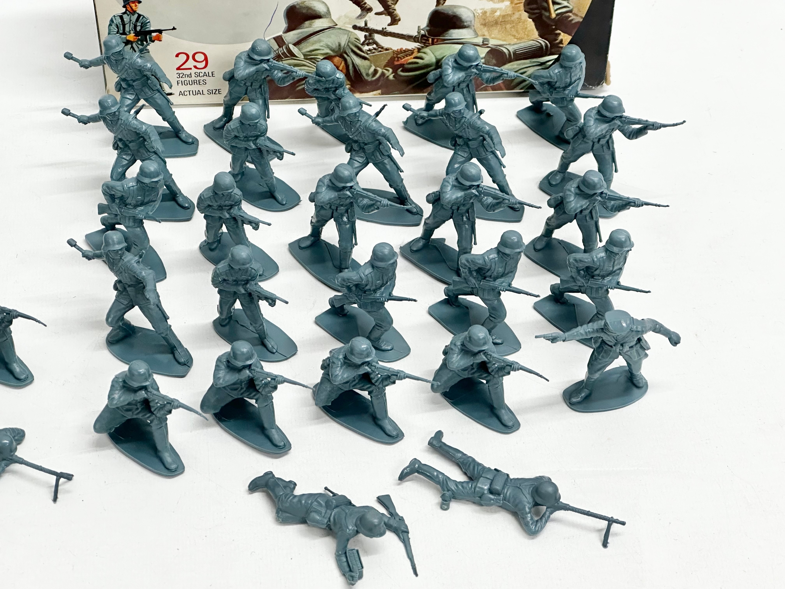 2 boxes of vintage Airfix WWII German model soldiers. Airfix WWII German Infantry, 1/32 scale model. - Image 2 of 7