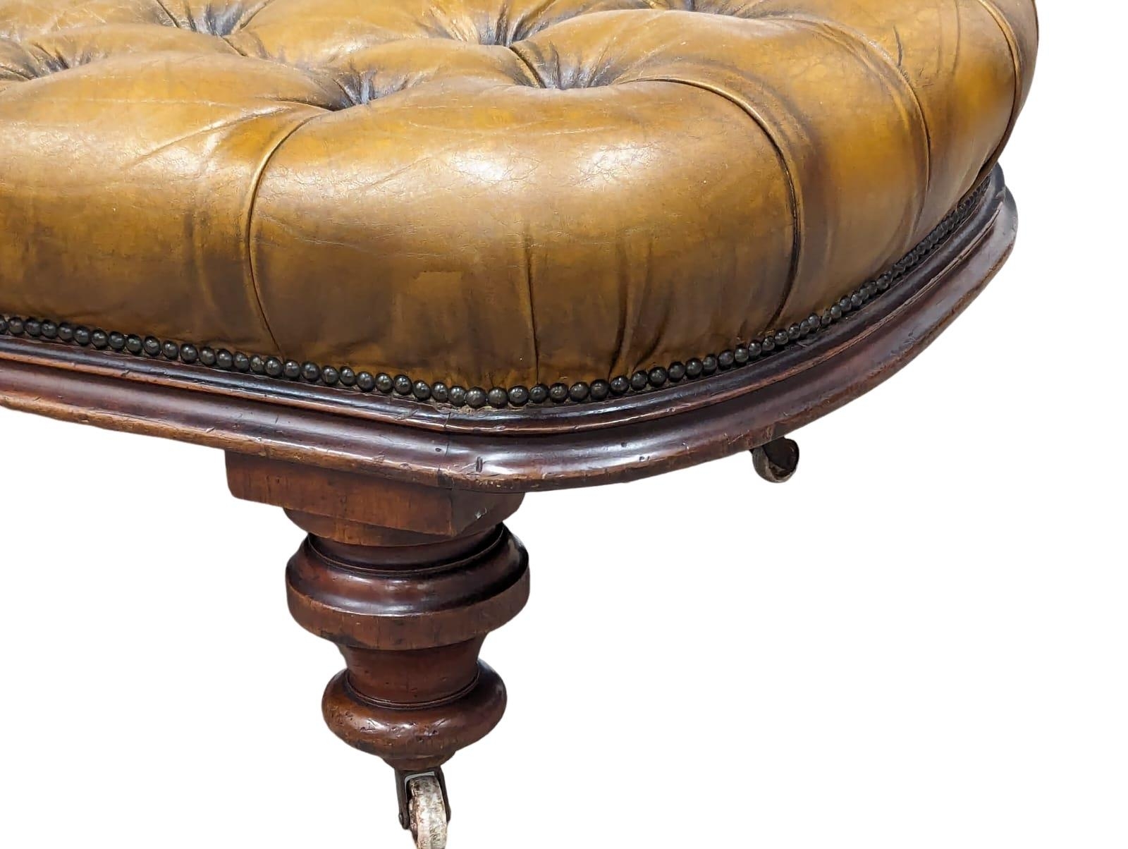 A good quality Early Victorian mahogany framed deep button leather chaise lounge. 204cm - Image 4 of 7