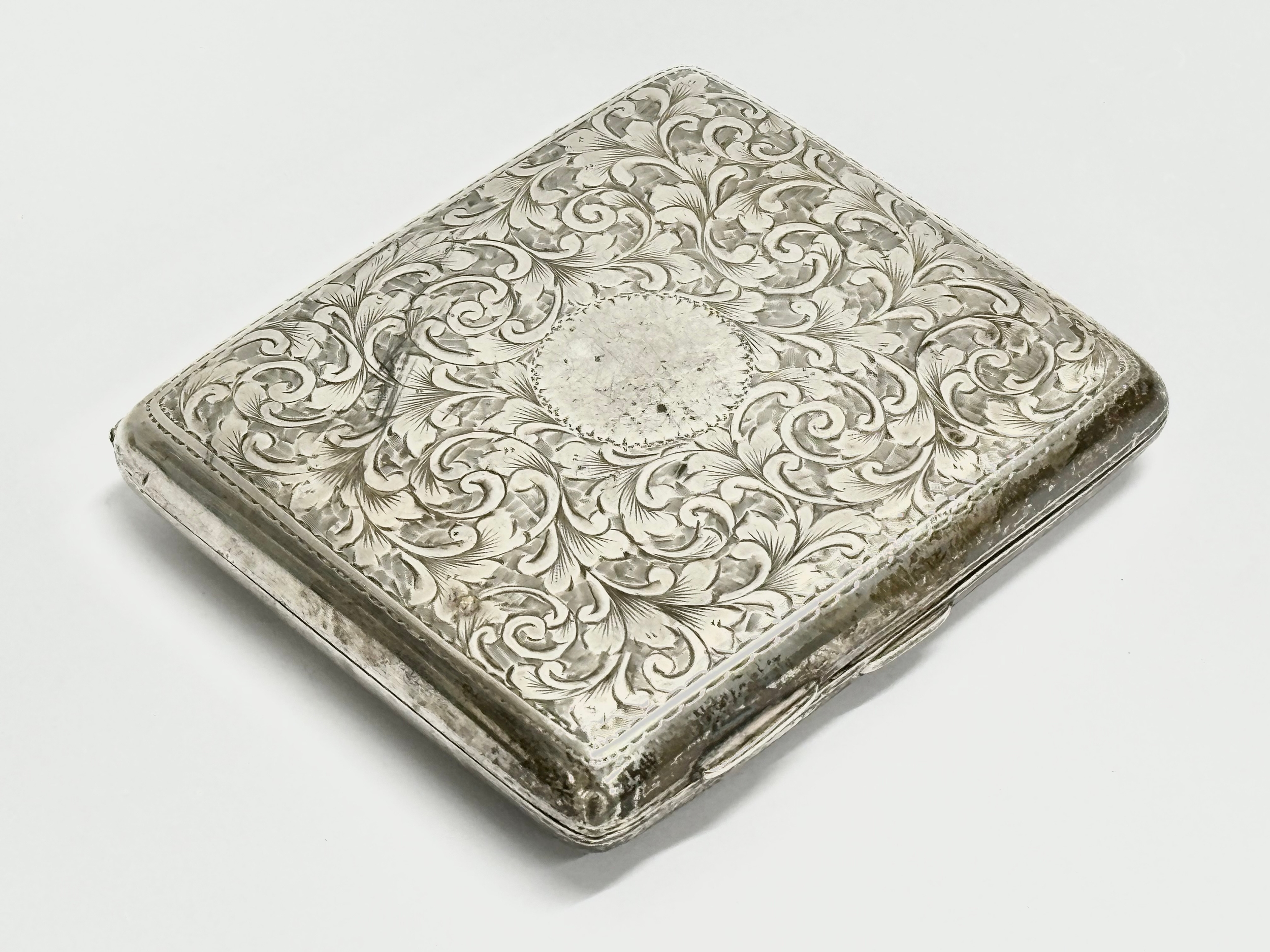 A Late 19th Century Walker & Hall silver cigarette case. 114.26 grams. - Image 2 of 3