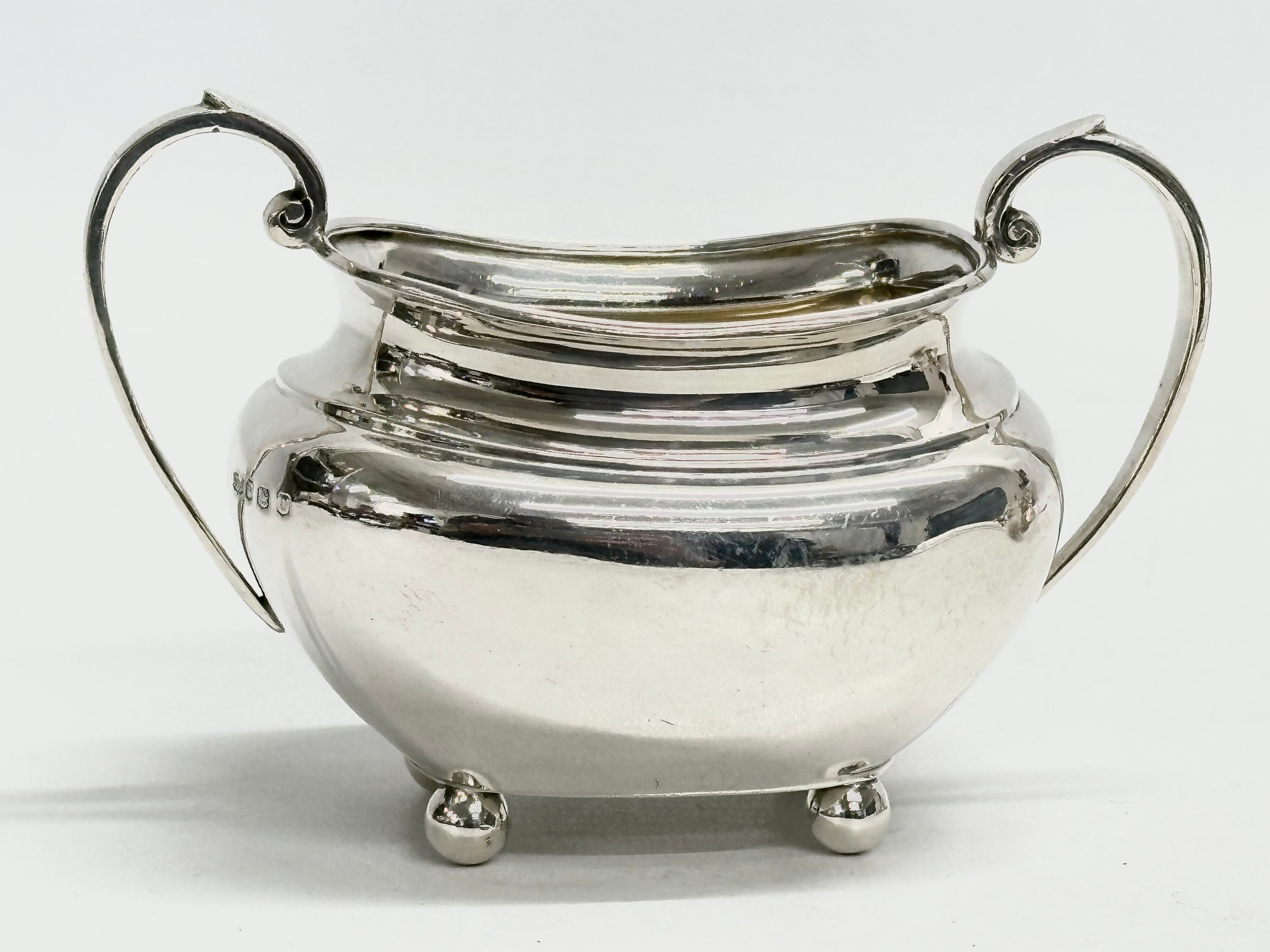 Silver cream and sugar bowls. Sheffield 1931. 287.27 grams. - Image 3 of 3