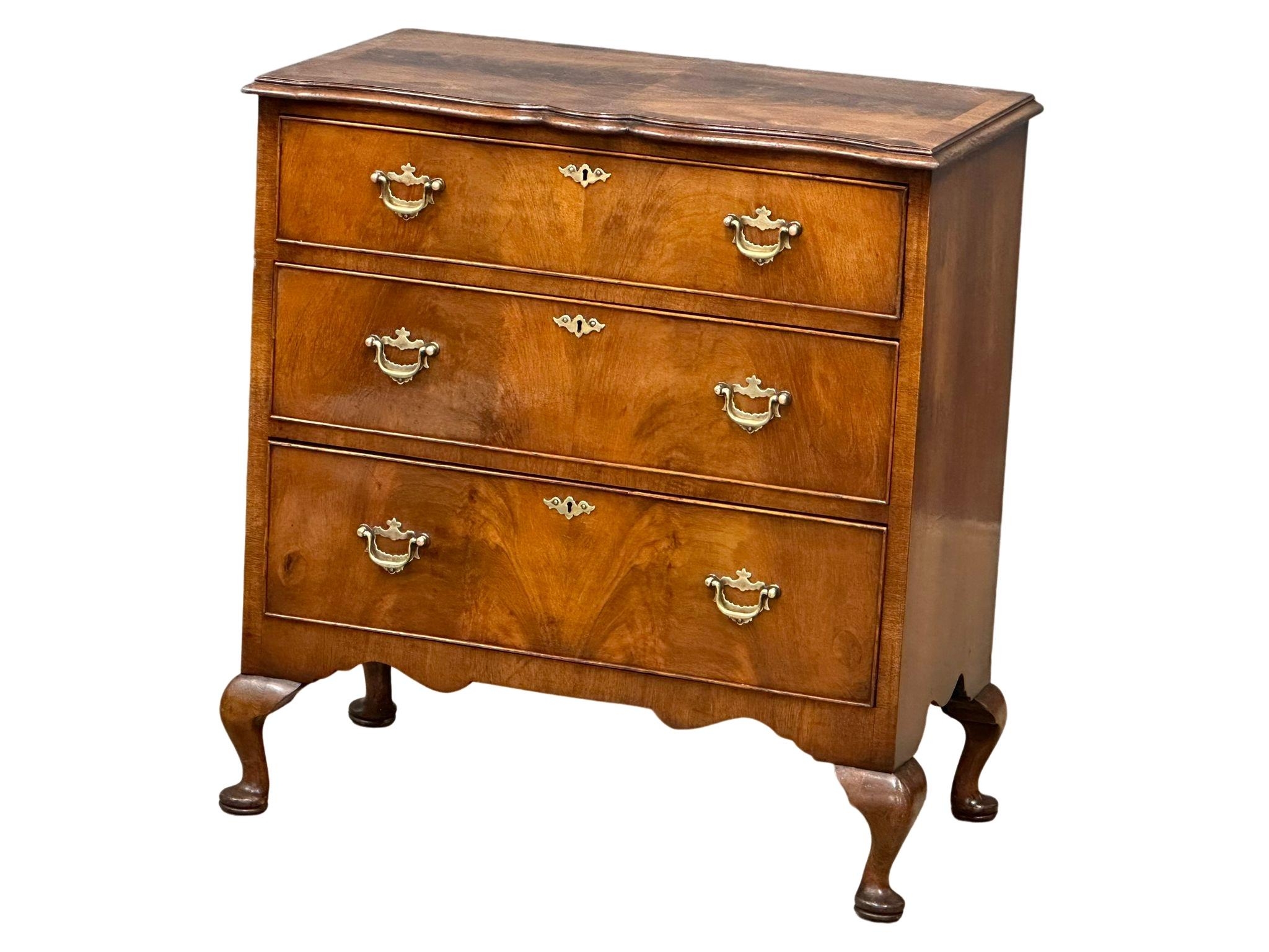 An Early 20th Century George I style walnut chest of drawers. 1930. 84x46x90cm - Image 5 of 5