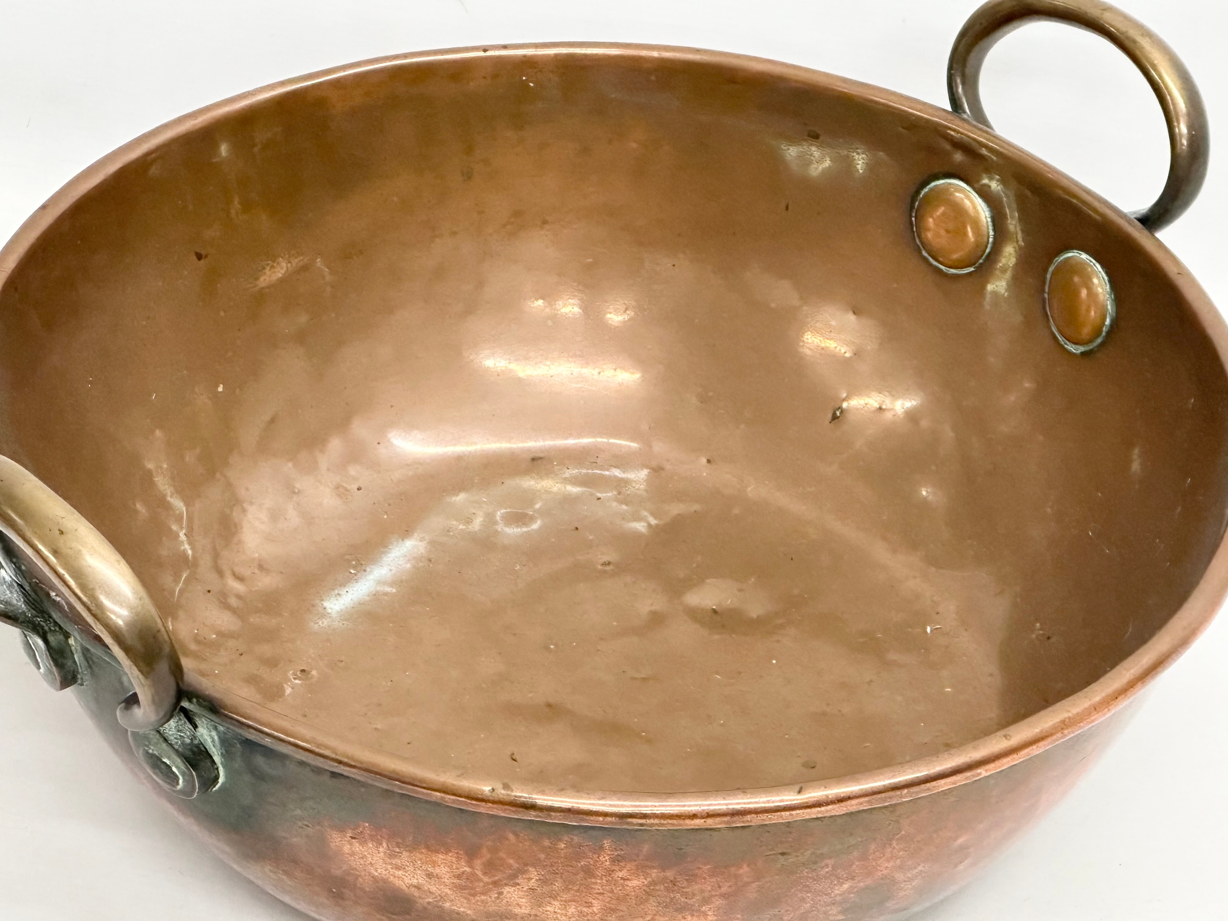 A large 19th Century Victorian copper pan. 46x42x20cm - Image 3 of 3