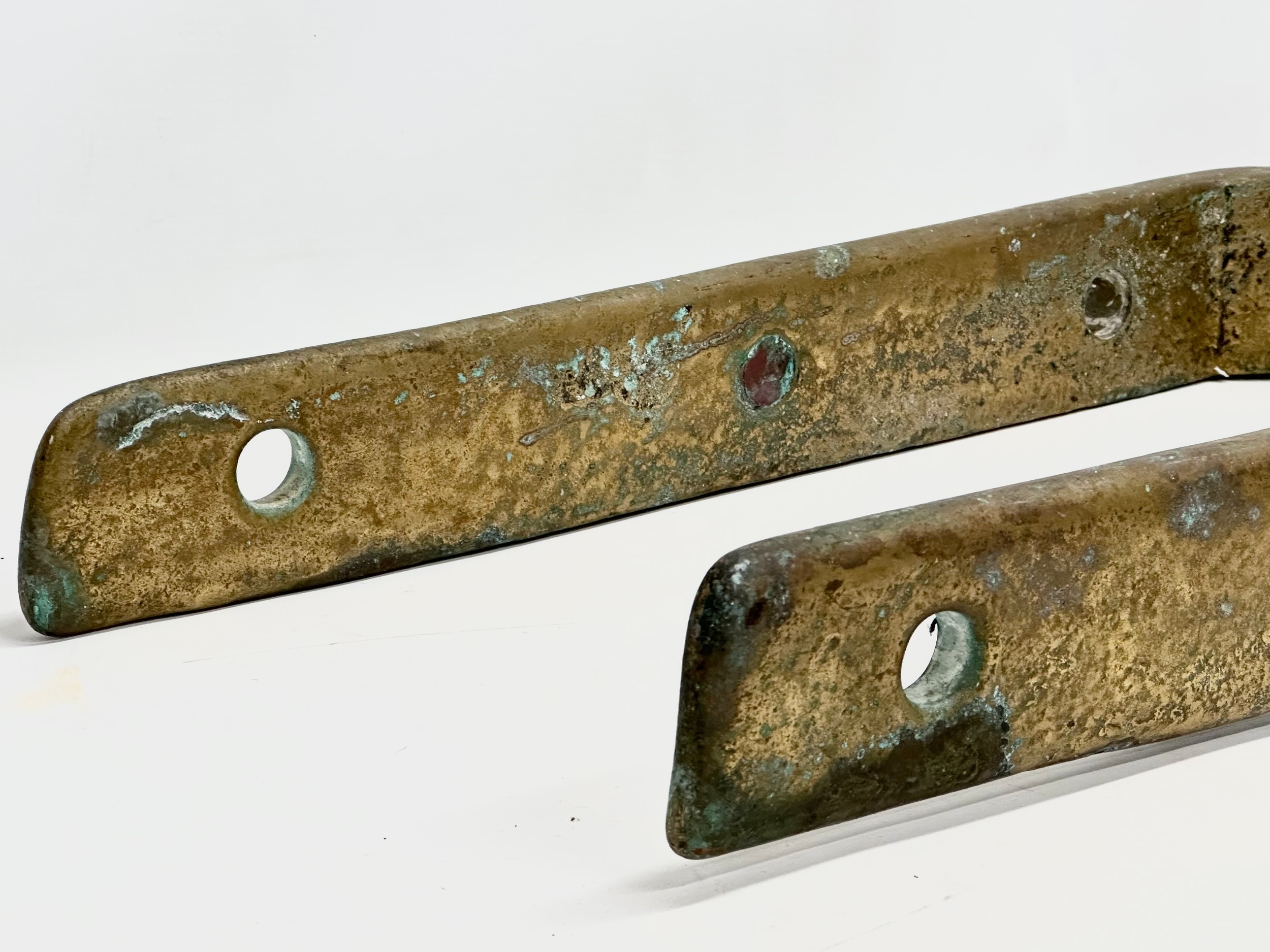 Two 16th Century bronze Gudgeons reportedly from a Spanish Galleon, 71x33x27cm - Image 4 of 7