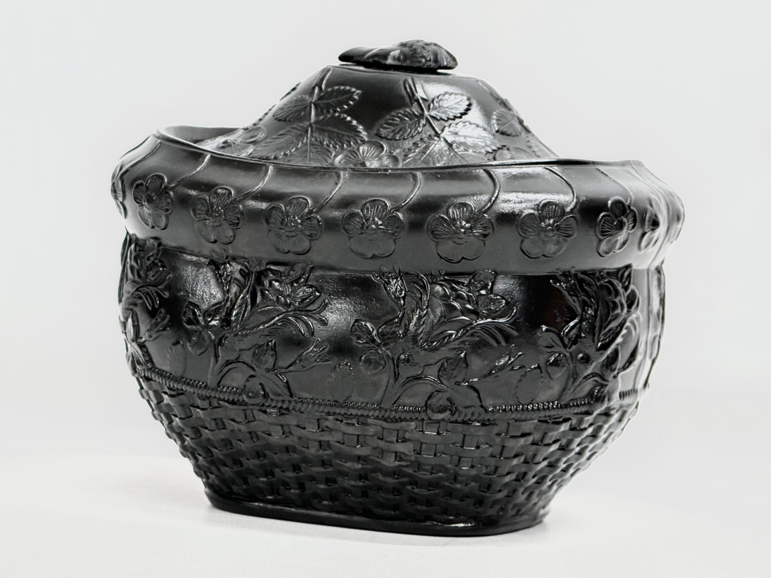 5 pieces of Late 18th/Early 19th Century English black basalt pottery. Sugar bowl with lid - Image 17 of 18