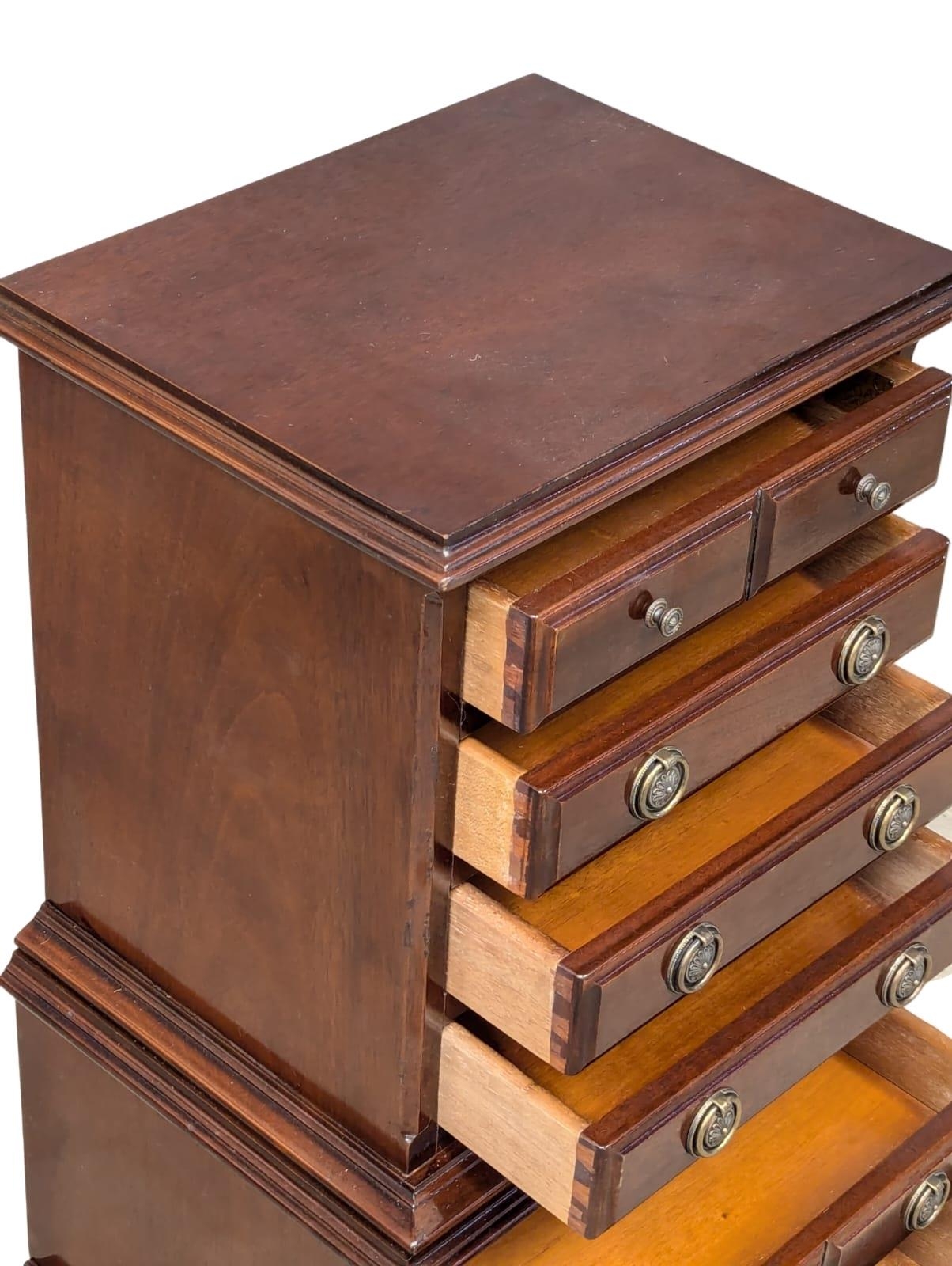 A small Georgian style mahogany chest of drawers. 43.5x34.5x81cm(8) - Image 3 of 4