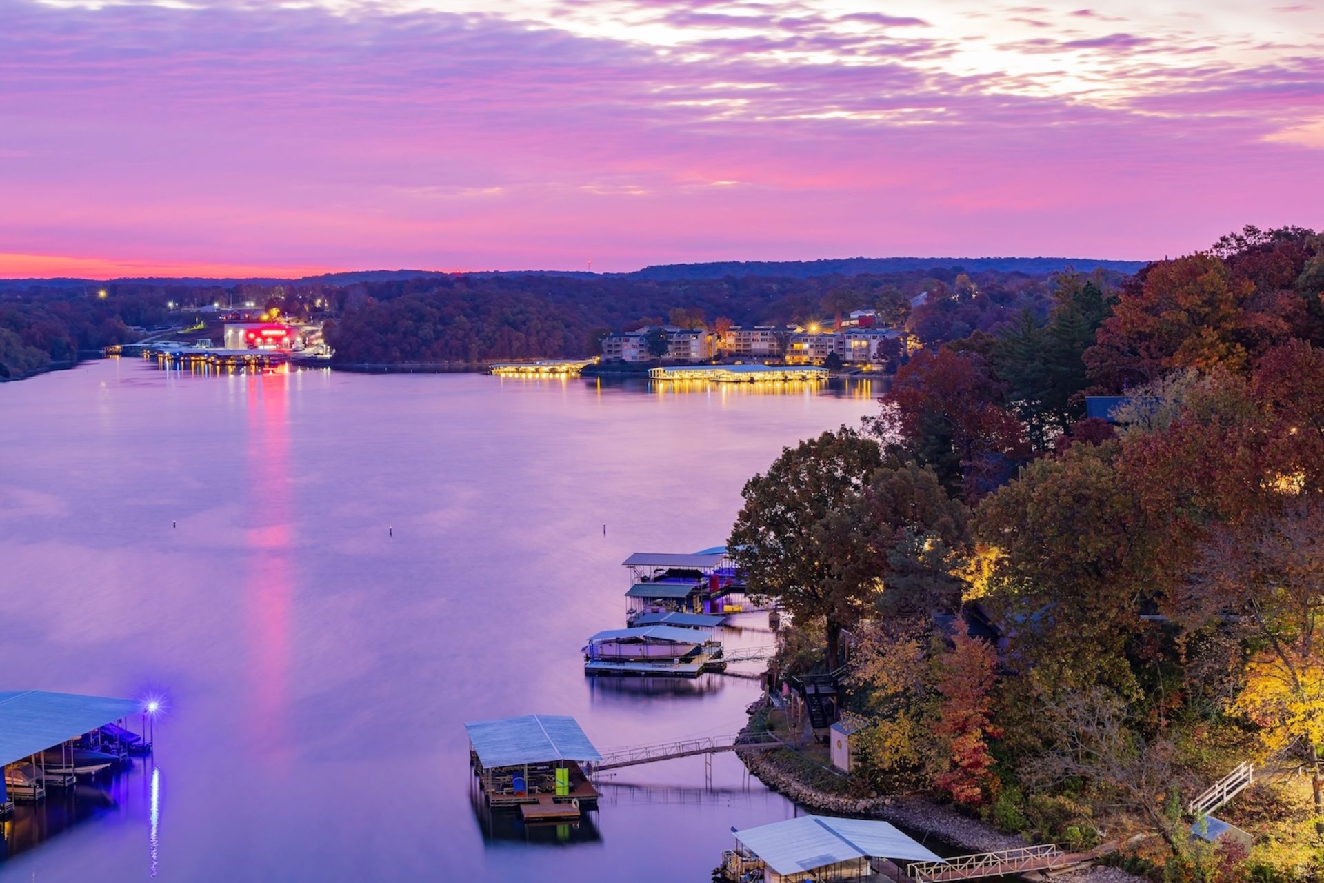 Camping Lot in Missouri's Twin Oaks Harbor Community! - Image 6 of 14