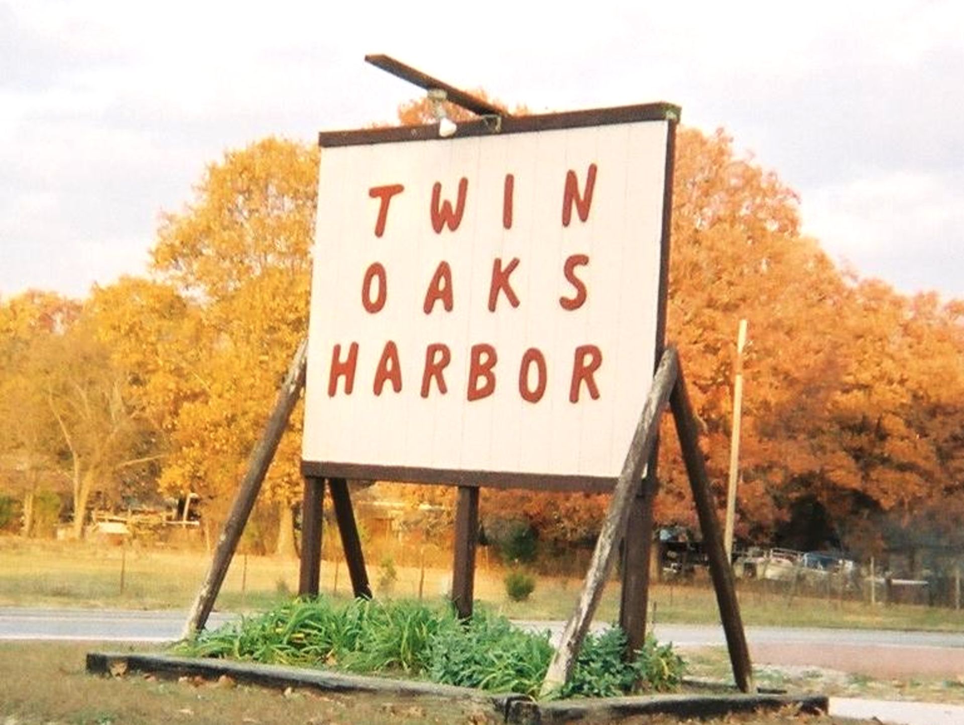 Camp at Twin Oaks Harbor in St. Clair County, Missouri! - Bild 5 aus 13