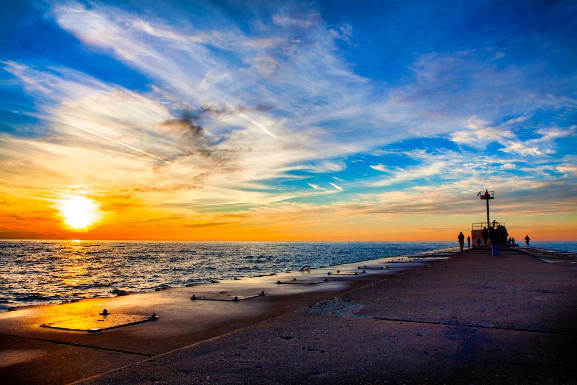 Lake Michigan's Tranquil Beauty Beckons! - Bild 14 aus 14