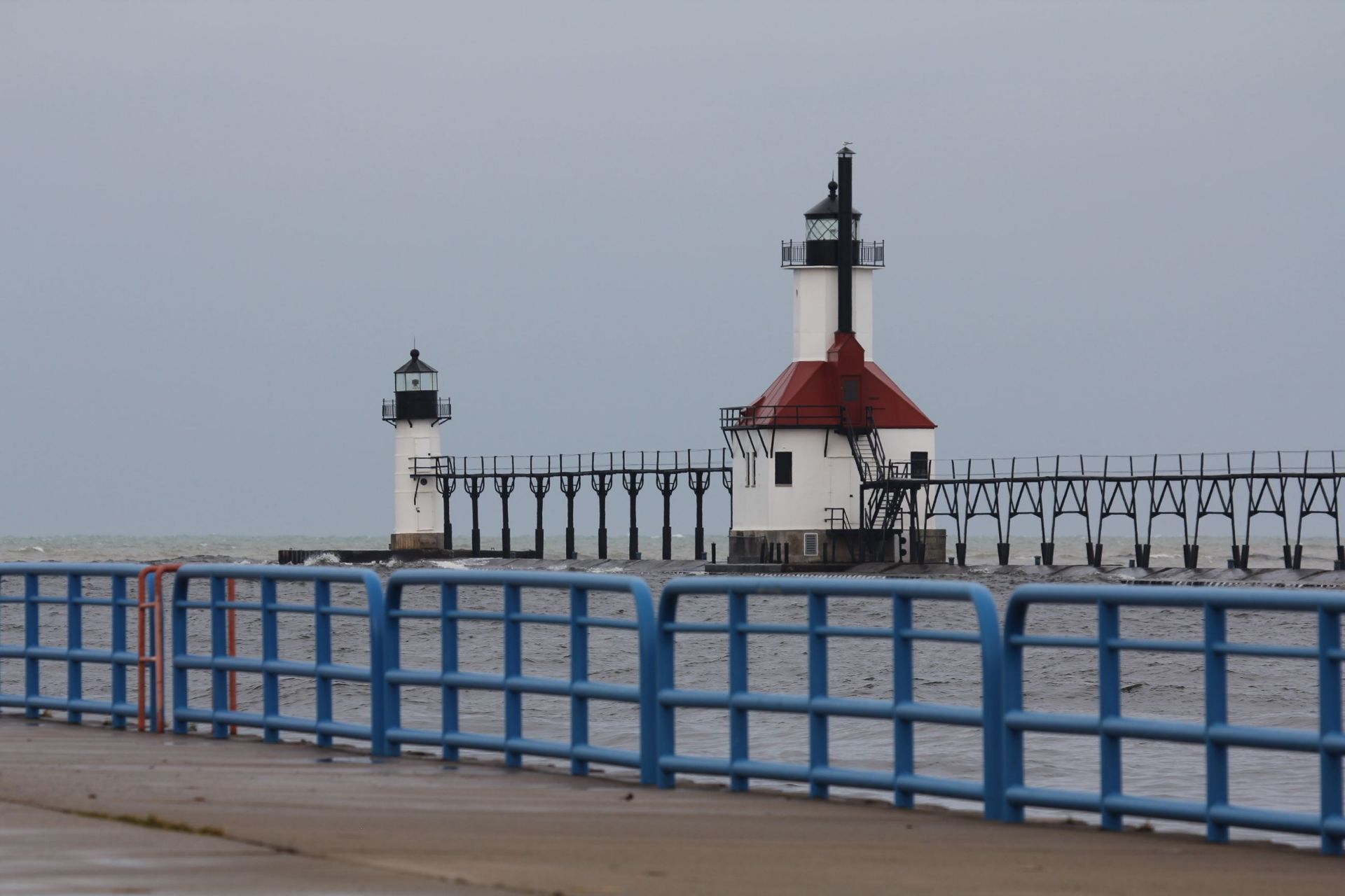 Lake Michigan's Tranquil Beauty Beckons! - Bild 7 aus 14