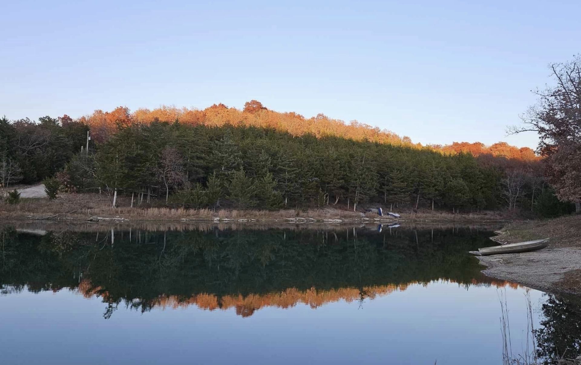 Camp at Twin Oaks Harbor in St. Clair County, Missouri! - Image 2 of 13