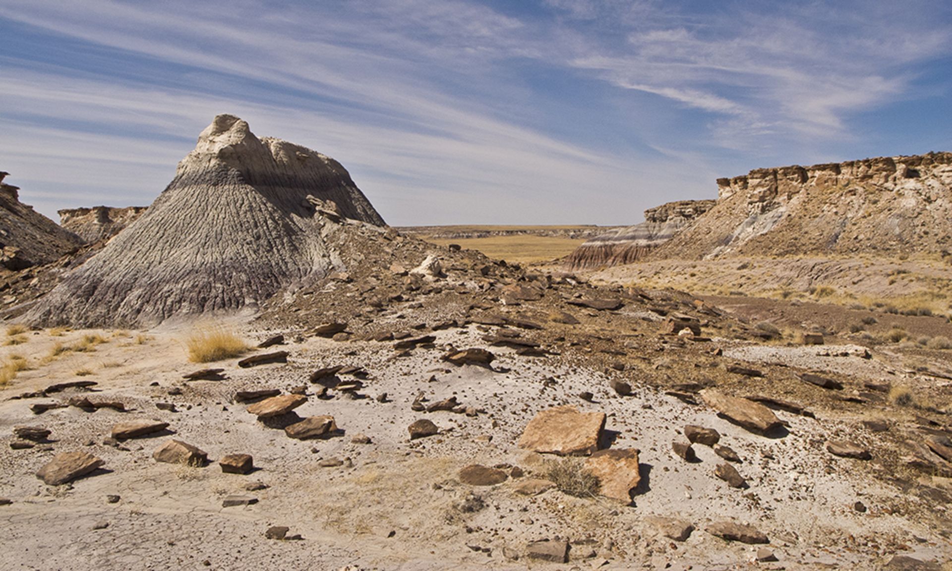 Discover 1.32 Acres of Natural Splendor and Cultural Riches in Arizona's Navajo Nation! - Image 8 of 17