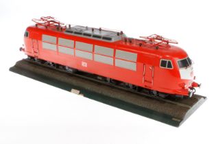 Sieck Modellbau Frankfurt Elektrolokomotive ”103 001-4”, Spurweite 75, auf Holzsockel, LS und