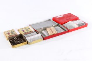 4 Märklin Schachteln mit Klammern, Muttern und Schrauben, als Ersatzteile