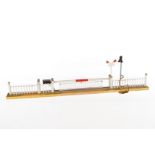 Märklin Schranke 2221, HL, mit Bogenlampe und Andreaskreuz, 2 Fremdbohrungen, LS und gealterter