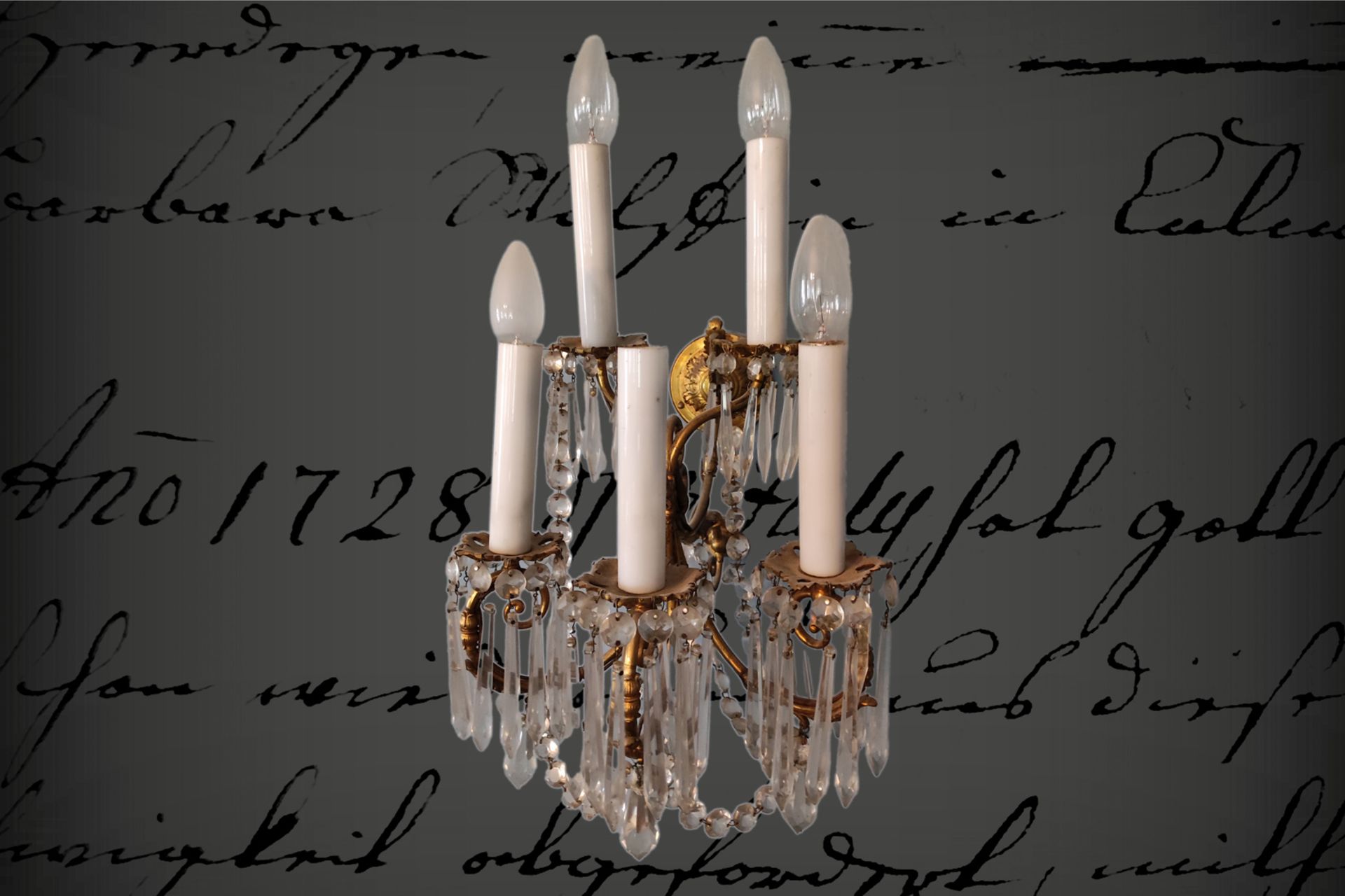 Prachtvoller böhmischer Deckenlüster, mit 2 fünfflammigen Wandlüstern, geschliffenes Kristallglas, - Bild 2 aus 3