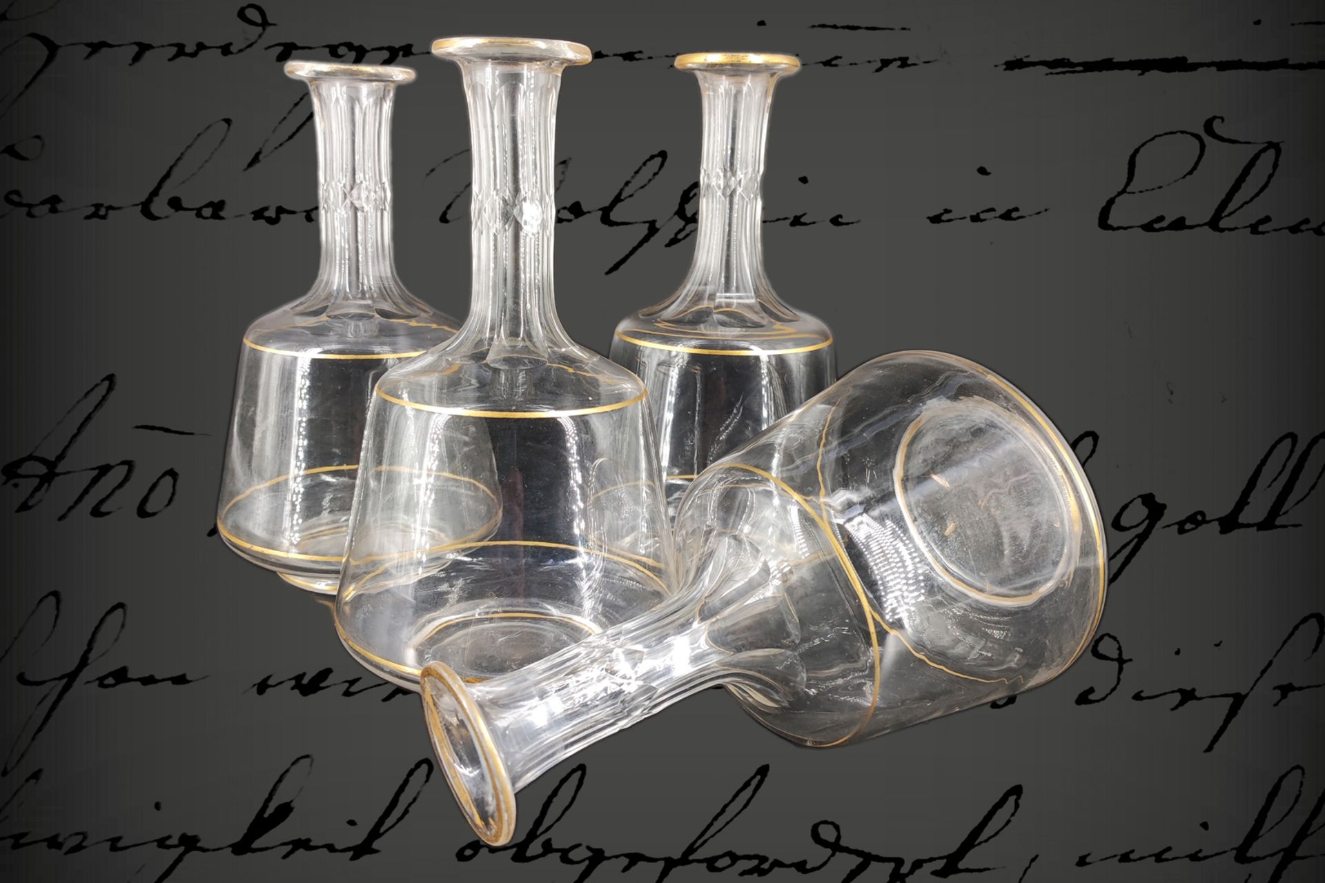 4 Glaskaraffen, mundgeblasen, geschliffen, um 1900, H 22 cm