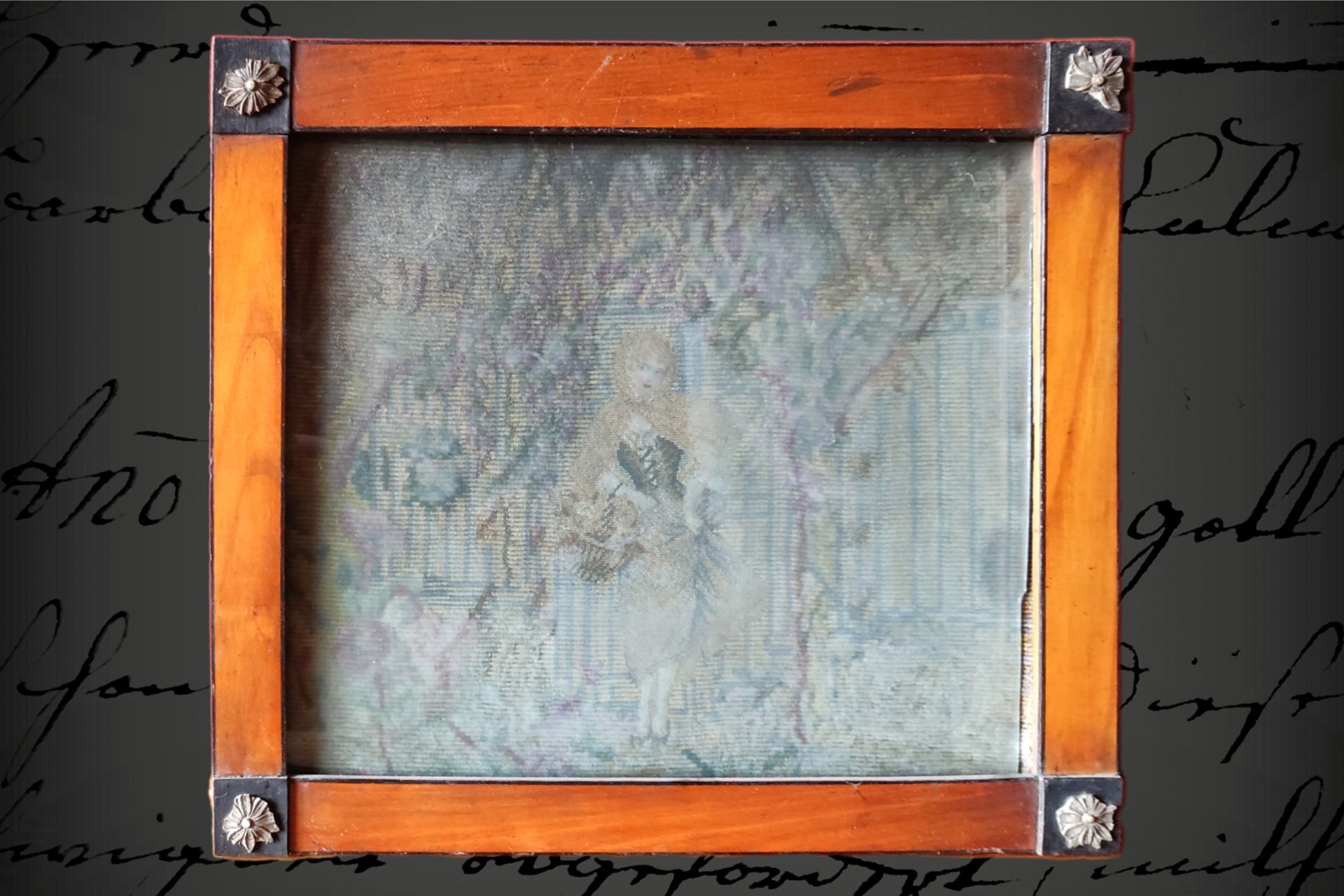 Biedermeier-Gobelin, Mädchen im Garten, in originalem Biedermeier-Rahmen, 40 x 46 cm,