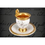 Biedermeier Kaffeetasse mit Untertasse, mit Goldrand, in Blümchenmalerei gemalte Namensaufschrift ”