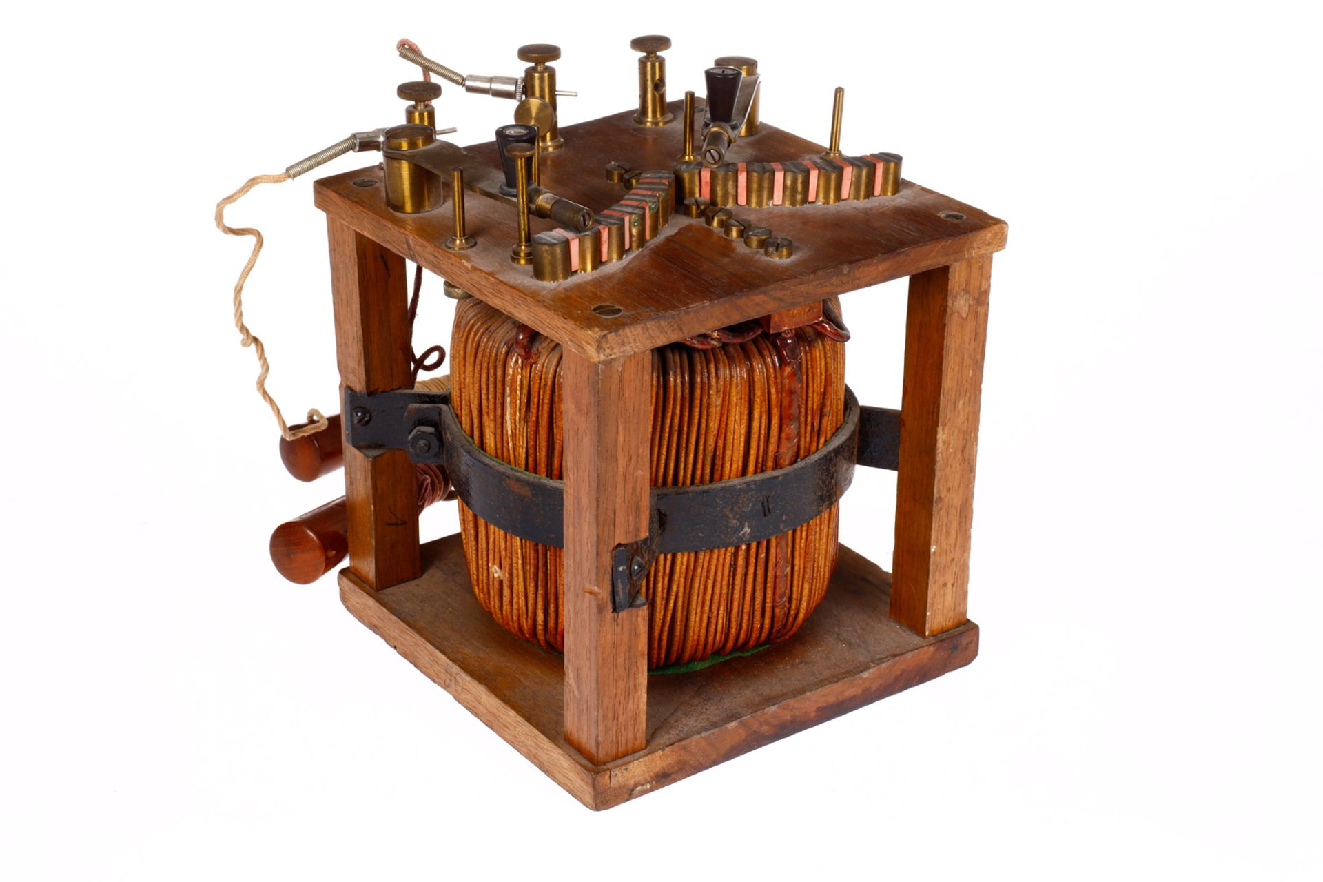 Elektrisierapparat mit großer Spule in Holzgehäuse, mit 2 Handapparaten, uralt, elektrisch, H 20 - Image 4 of 4