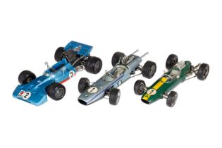 3 SCHUCO Rennwagen, Lotus Nr. 1071, BMW 260 PS, Nr. 1072 und Tyrrell-Ford Nr. 356 176, 2 Uhrwerke