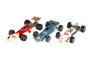 3 SCHUCO Rennwagen, Brabham-Ford Nr. 356 175, Matra-Ford 1074 und Marlboro BRM P-60, Uhrwerke