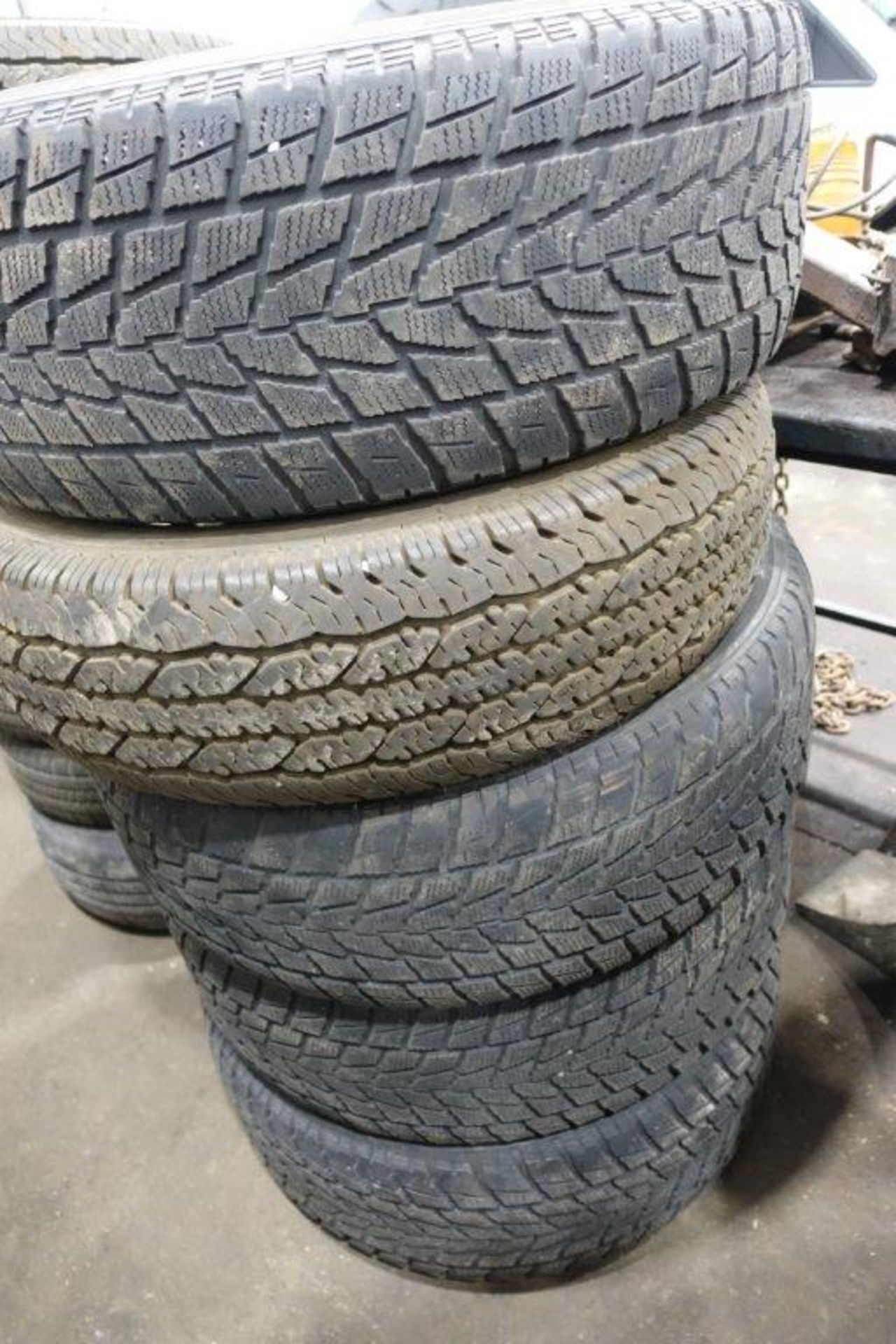 LOT de 27 pneus de dimensions assorties - Image 4 of 5