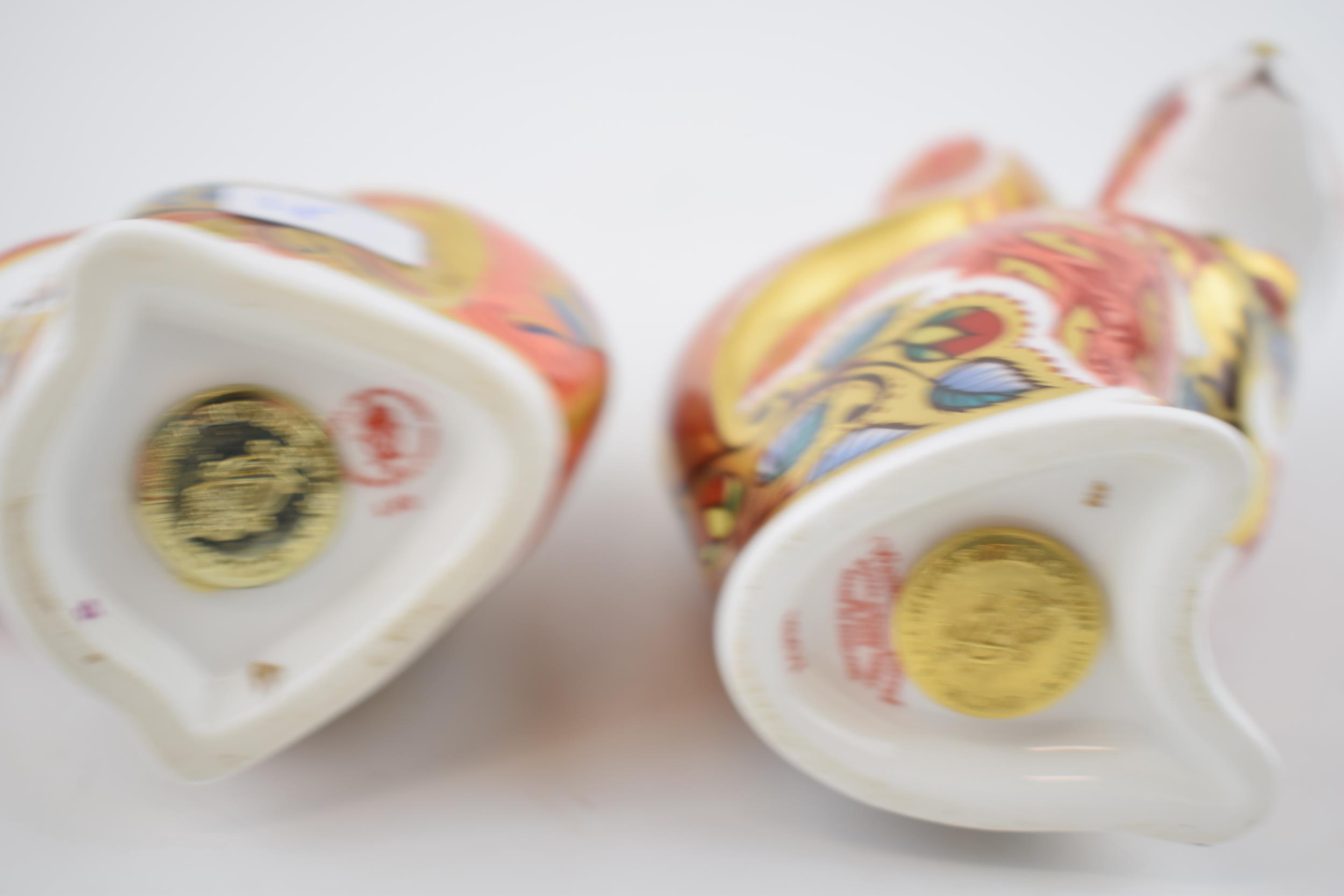 Two Royal Crown Derby paperweights, Woodland Squirrel, 10cm high and a Red Squirrel, with date - Image 2 of 2