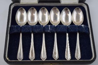 Cased set of 6 hallmarked silver tea spoons, Sheffield 1943, 89.6 grams.