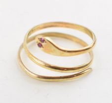 9ct gold snake / serpent ring set with ruby eyes, 1.9 grams, size P.