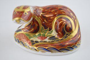 Royal Crown Derby paperweight, Otter, a gold signature edition commissioned by the Guild of