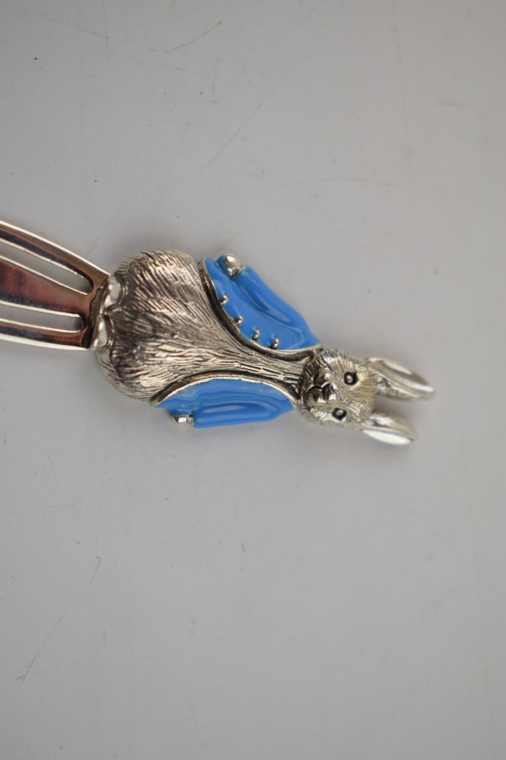 Sterling silver bookmark in the form of Peter Rabbit, with blue enamel jacket, 7.7 grams, 7.5cm - Image 2 of 3