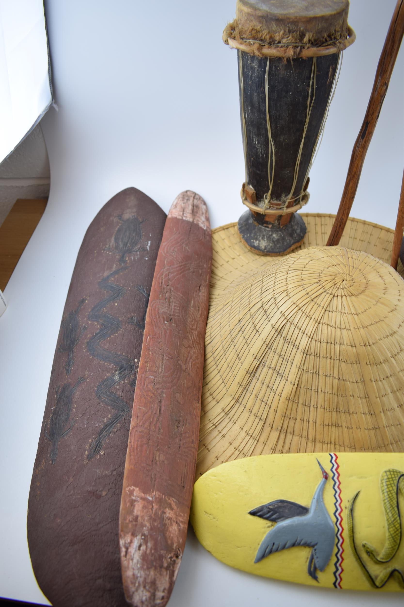 A collection of interesting items of tribal / aborigini origins, to include sticks / spears, shields - Image 4 of 4