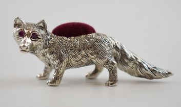Sterling silver pin cushion in the form of a fox, with red velvet cushion, 6cm long. Modern.
