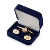 Pair of diamond set cufflinks, together with diamond set tie pin. Set with 3 diamonds, each of about