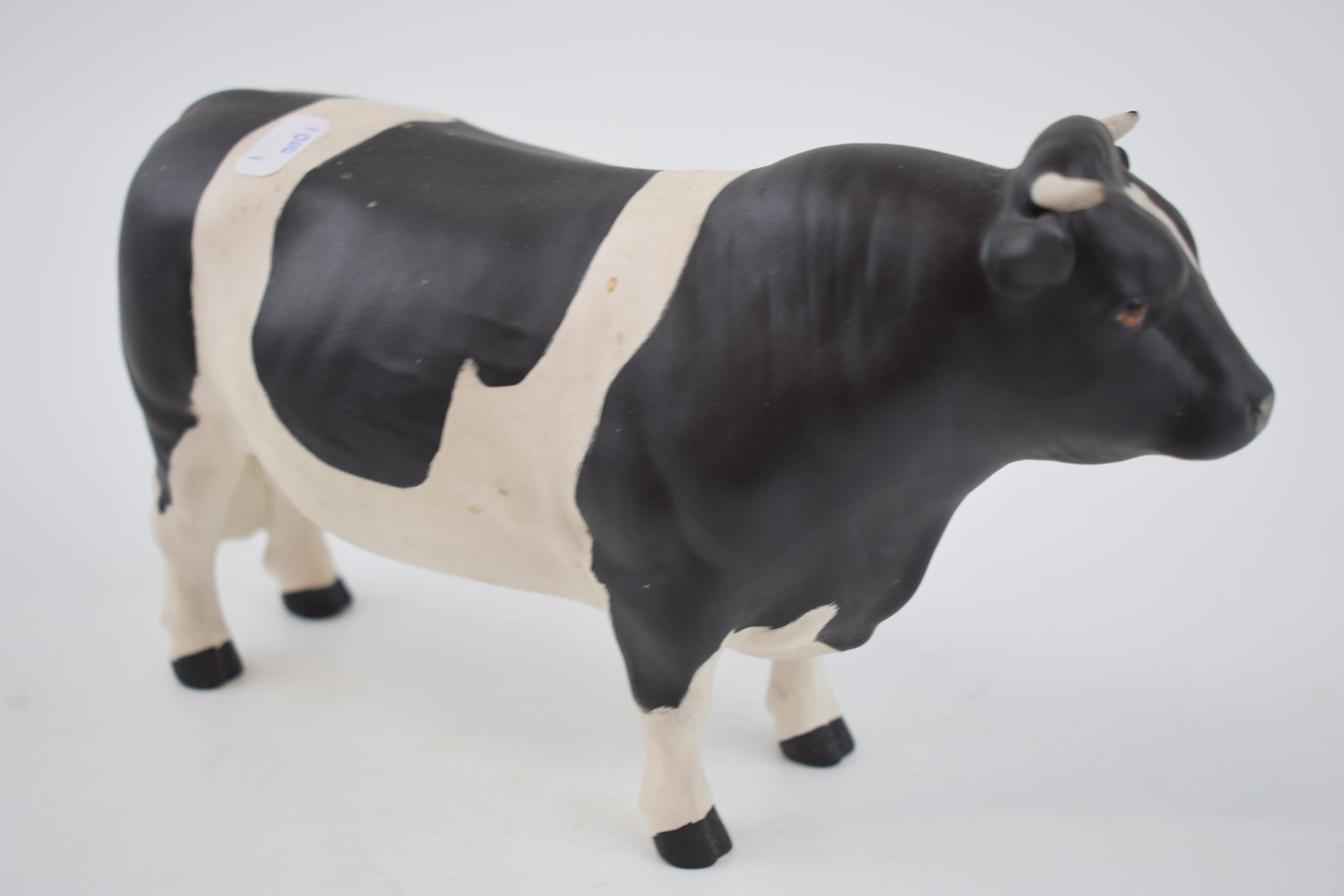 Beswick matt Friesian Bull 1439A. In good condition with no obvious damage or restoration. - Image 2 of 3