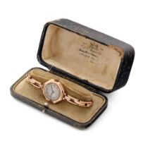 9ct gold ladies wristwatch on expanding 9ct gold strap, in period leather fitted box, watch and