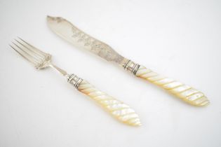 Victorian silver and mother of pearl knife and fork, Birmingham 1873 (2), 22cm long.