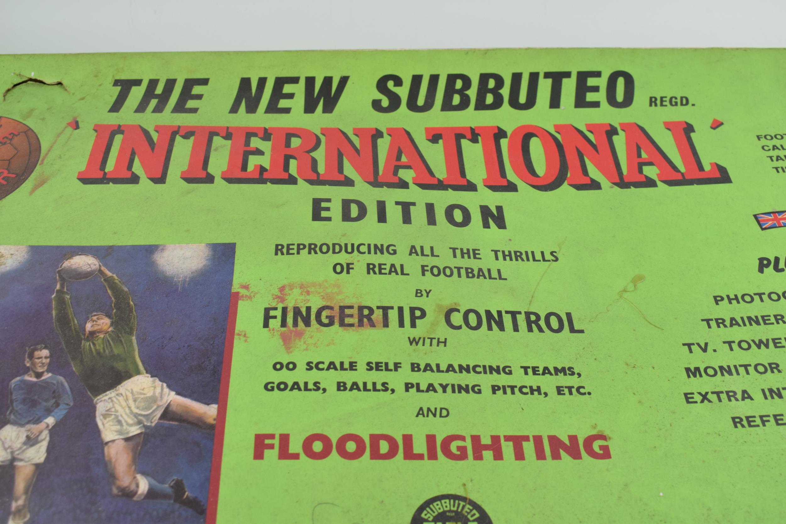 A vintage Subbuteo set with pitch, vintage additional player sets and later flood-lights. a/f. In - Image 2 of 5