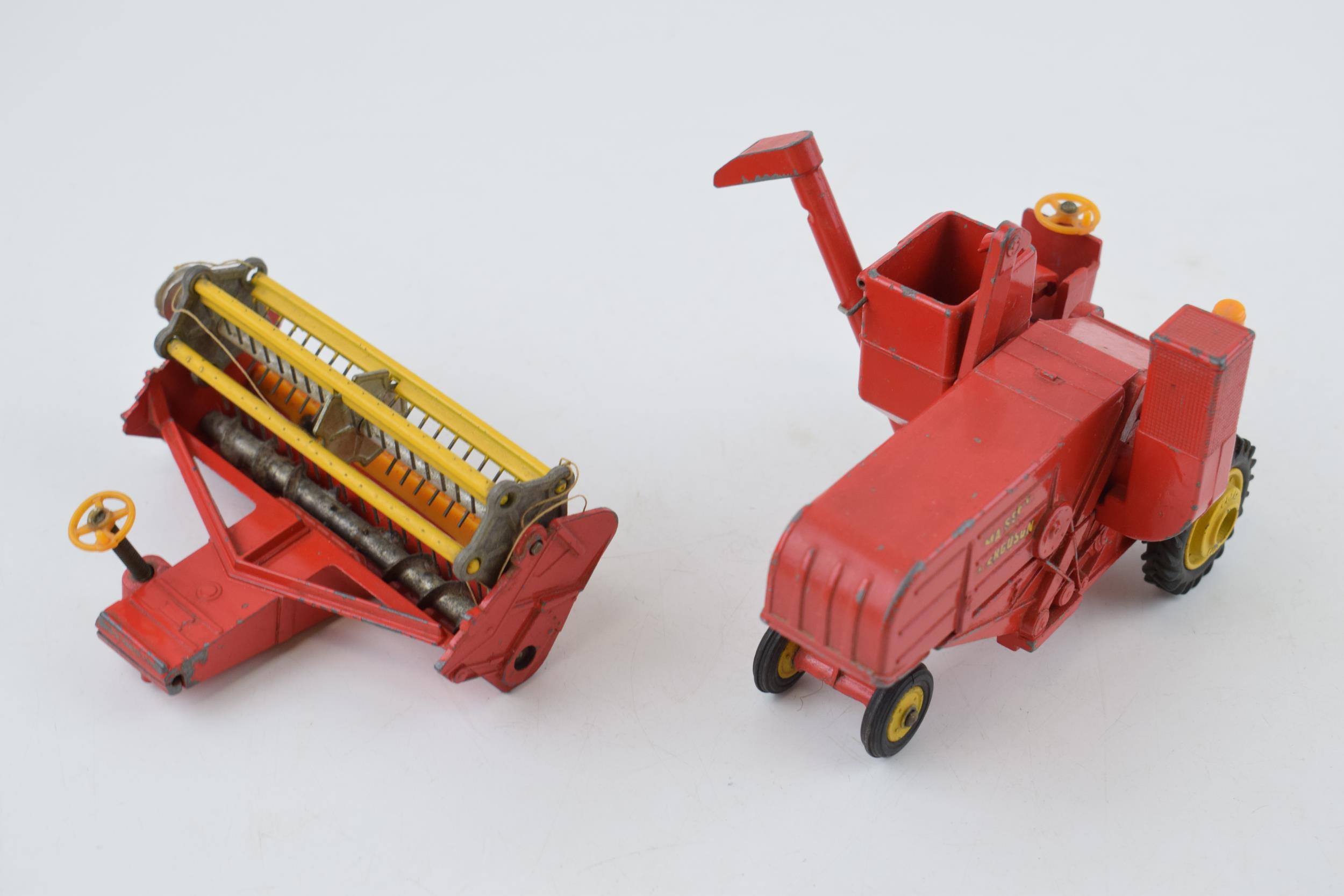 Boxed Corgi Toys Massey - Ferguson "780" Combine Harvester 1111. Vintage die-cast model vehicle. - Image 3 of 3