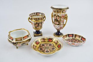 Royal Crown Derby imari items to include a shaped oval pin dish, a daisy head pin dish (second), a