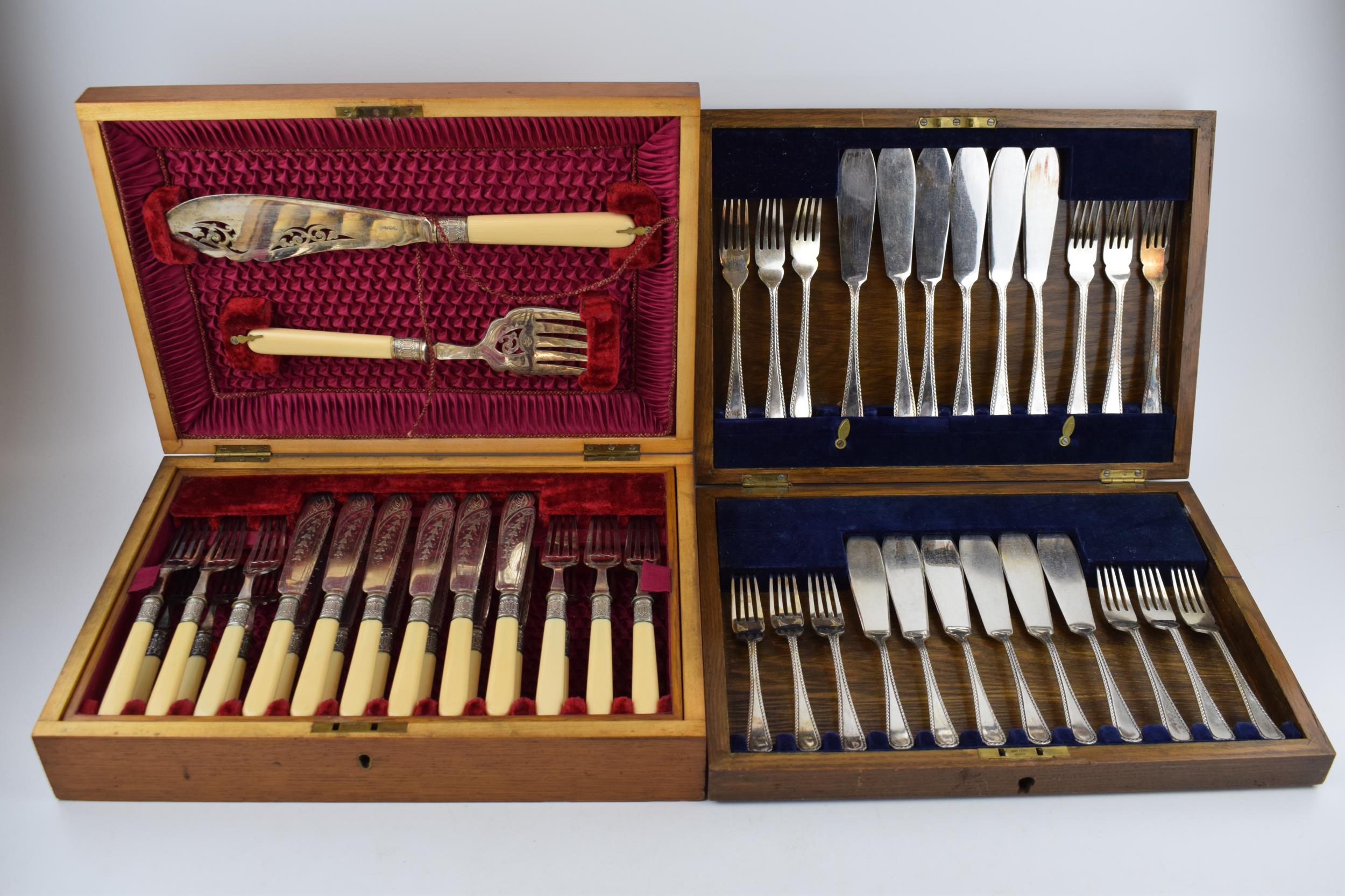 2 boxed canteen sets of silver plated cutlery sets in wooden fitted boxes, both complete (2).