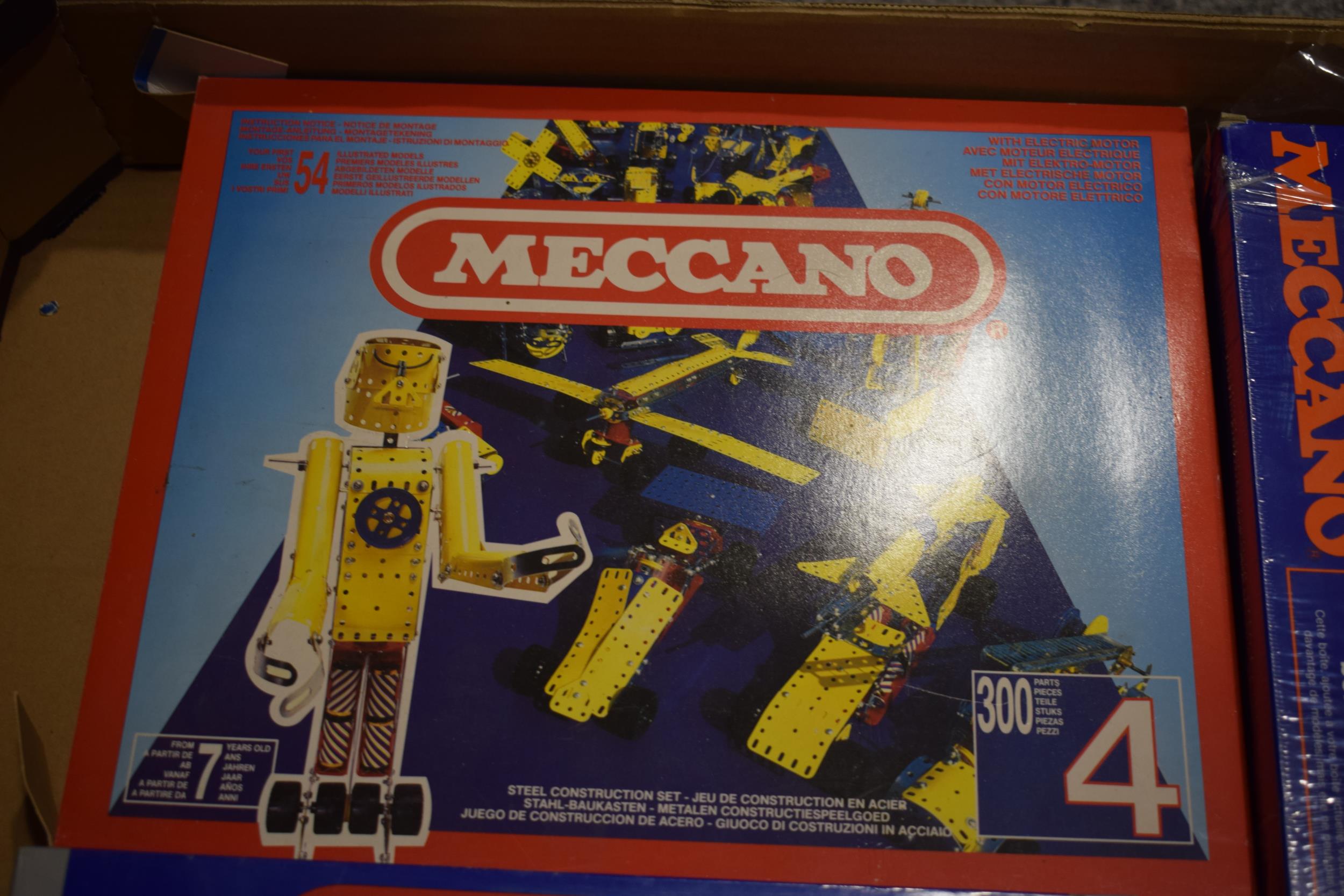 A collection of vintage and contempory Meccano and Senior Trix sets to include Meccano box 4, C4 set - Image 3 of 4