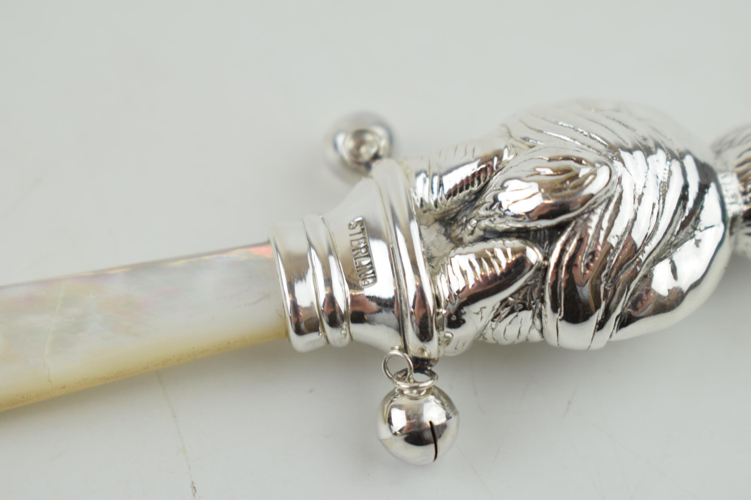 Sterling silver baby rattle, with mother of pearl, in the form of a Beatrix Potter style - Image 3 of 4