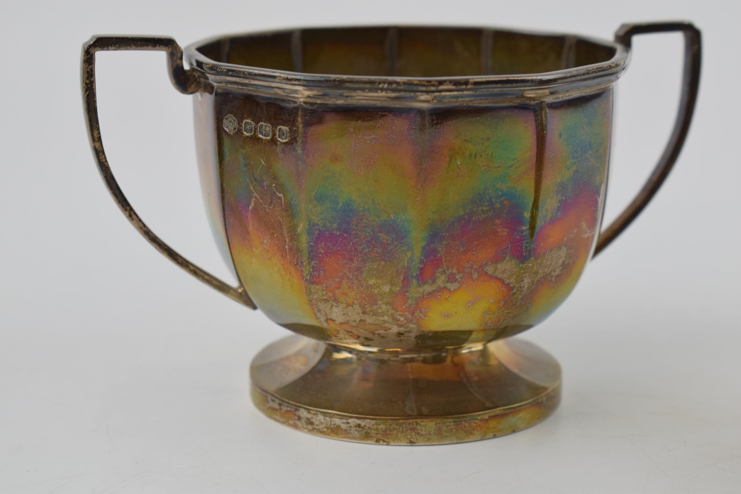 Silver sugar bowl and milk jug in an Art Deco style, hallmarked Sheffield 1930 and 1931. Height 10. - Image 3 of 3